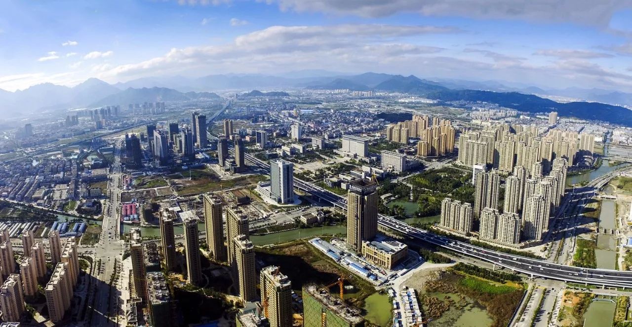 今晚浙江公共新聞頻道播出:婁紹光書記做客《黨建好聲音&middot;書記訪談錄》節目,暢談&ldquo;科教新區、山水甌海&rdquo;!